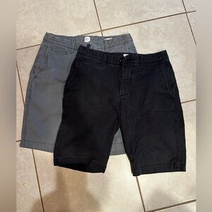 3 pairs of size 30 gap shorts